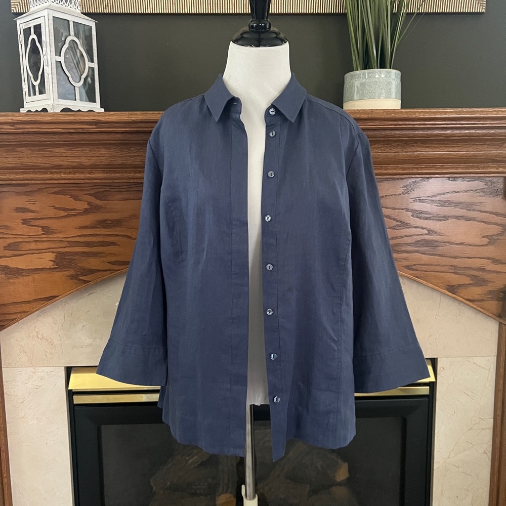 Peter Hahn Women's Blue Linen‎ Button Top Size Large NWOT